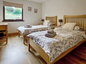 3 chambres, accès au Wi-Fi (inclus), literie fournie