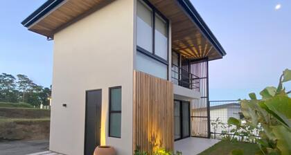 Volcano View · Private Cinema · Ideal Location