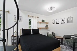 2 bedrooms, desk, iron/ironing board, travel crib