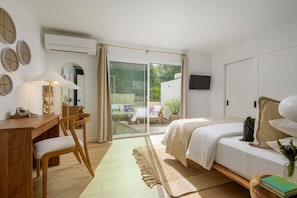 1 Schlafzimmer, Schreibtisch, Bügeleisen/Bügelbrett, Reisekinderbett