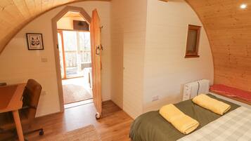 1 bedroom, individually decorated, individually furnished, free WiFi