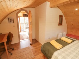 1 habitación, decoración personalizada y muebles diferentes