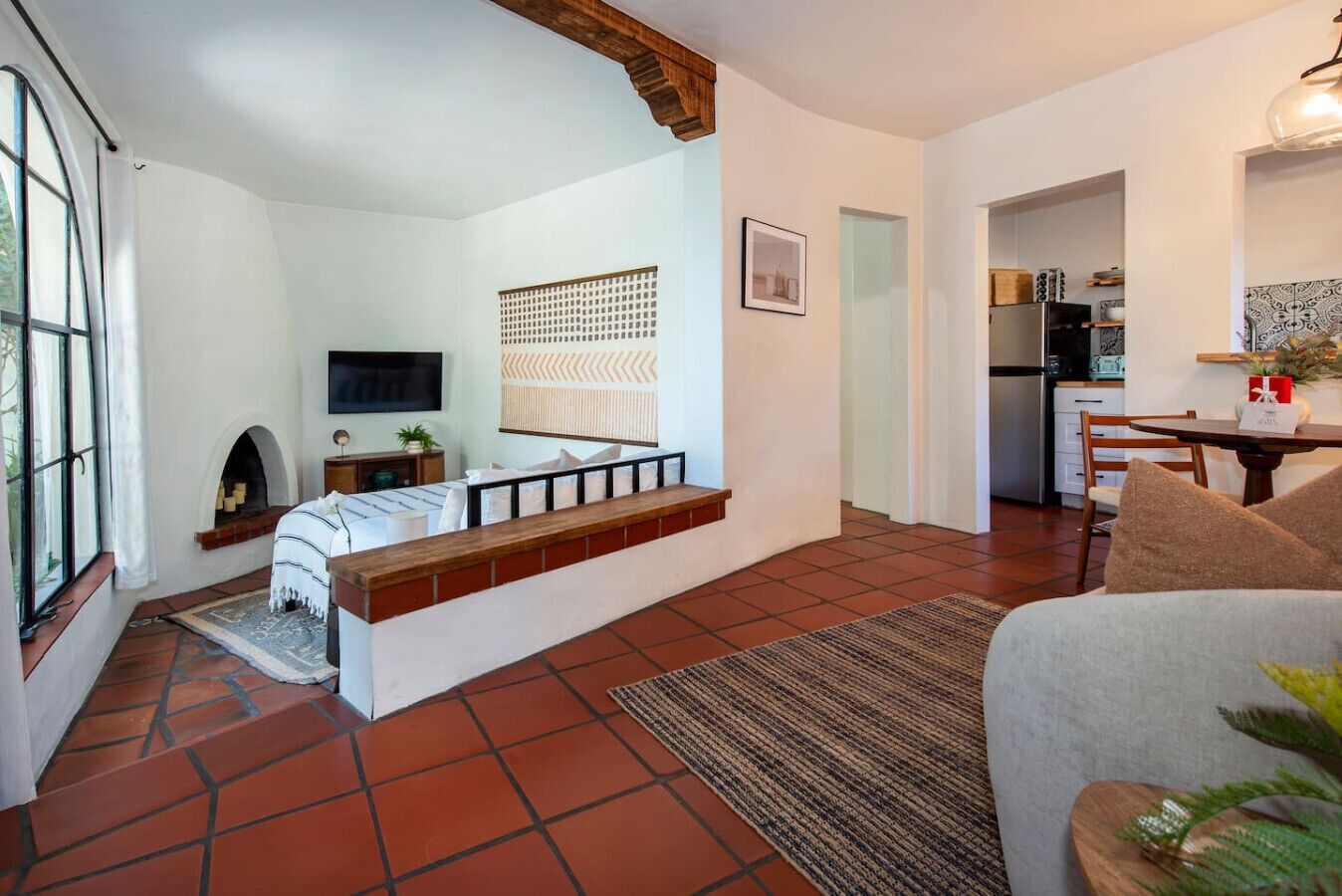 1 多间卧室、办公桌、熨斗/熨衣板、旅行婴儿床