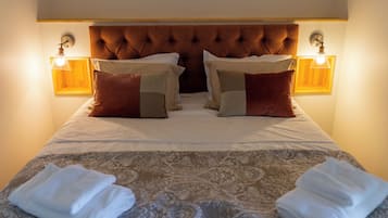 Deluxe tweepersoonskamer, 1 kingsize bed | Individueel gedecoreerd, individueel gemeubileerd, gratis wifi