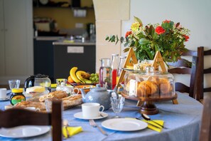 Free daily continental breakfast  - Les Martinets - Fongrave (Fongrave)