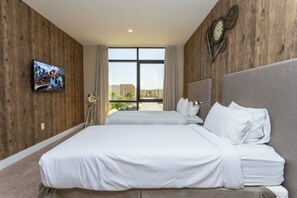4 habitaciones, tabla de planchar con plancha, wifi y ropa de cama 