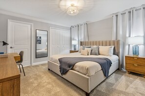 4 bedrooms, iron/ironing board, WiFi, bed sheets