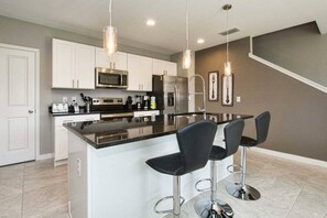 Fridge, microwave, oven, stovetop - Last Minute Disney Getaway! Private Pool & Themed Bedrooms. Book Now! #114333 (Orlando)