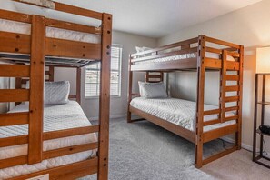 4 quartos, ferros/tábuas de passar roupa, Wi-Fi, roupa de cama