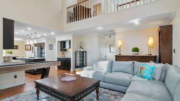 Smart TV, table tennis