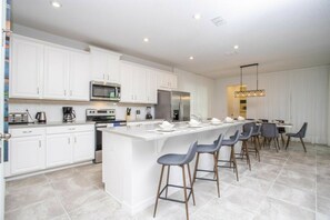 Fridge, microwave, oven, stovetop - Last Minute Disney! Private Pool, Hot Tub & Themed Bedrooms. Book Now! #116029 (Orlando)