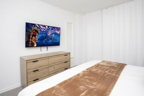 6 bedrooms, iron/ironing board, WiFi, bed sheets - Last Minute Disney! Private Pool, Hot Tub & Themed Bedrooms. Book Now! #116029 (Orlando)