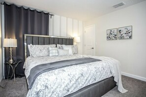 5 quartos, ferros/tábuas de passar roupa, Wi-Fi, roupa de cama