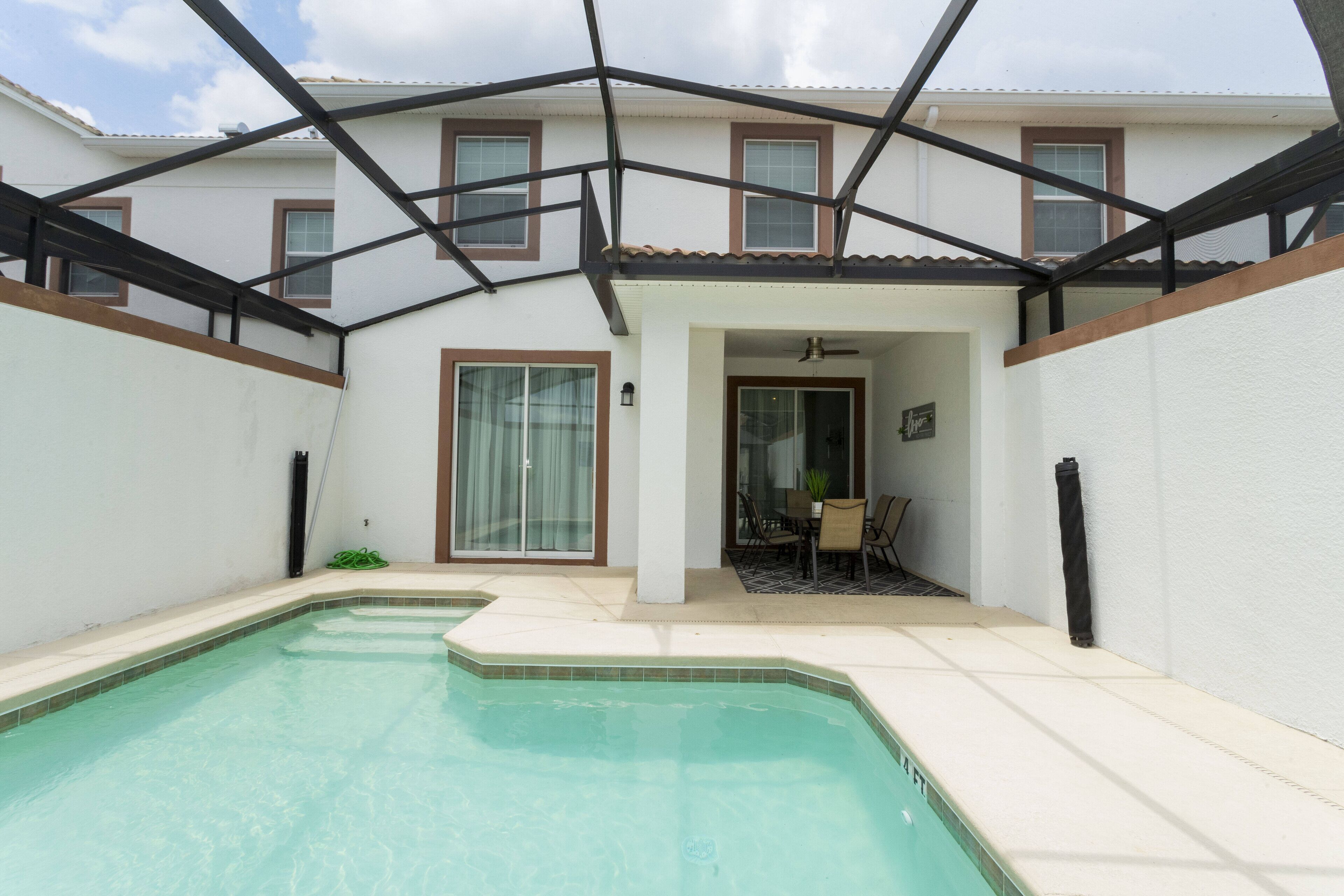 Et oppvarmet basseng