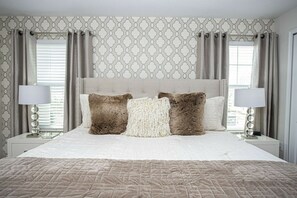 4 bedrooms, iron/ironing board, WiFi, bed sheets