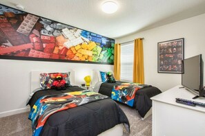 6 bedrooms, iron/ironing board, WiFi, bed sheets - Last Minute Disney! Private Pool, Hot Tub, Game Room & Themed Bedrooms. Book Now! #116045 (Orlando)