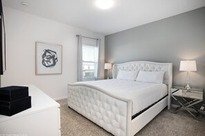 7 chambres, fer et planche à repasser, Wi-Fi, draps fournis