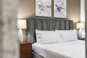 5 habitaciones, tabla de planchar con plancha, wifi y ropa de cama 