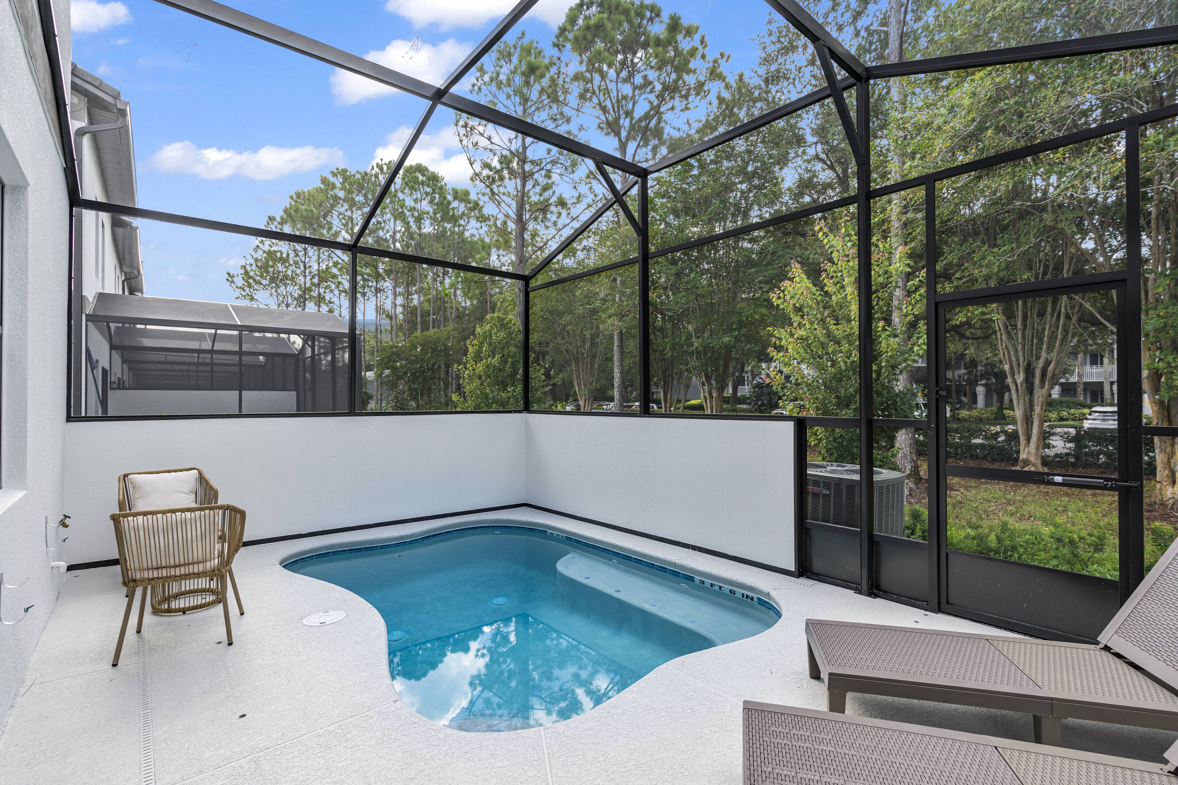 Een verwarmd zwembad