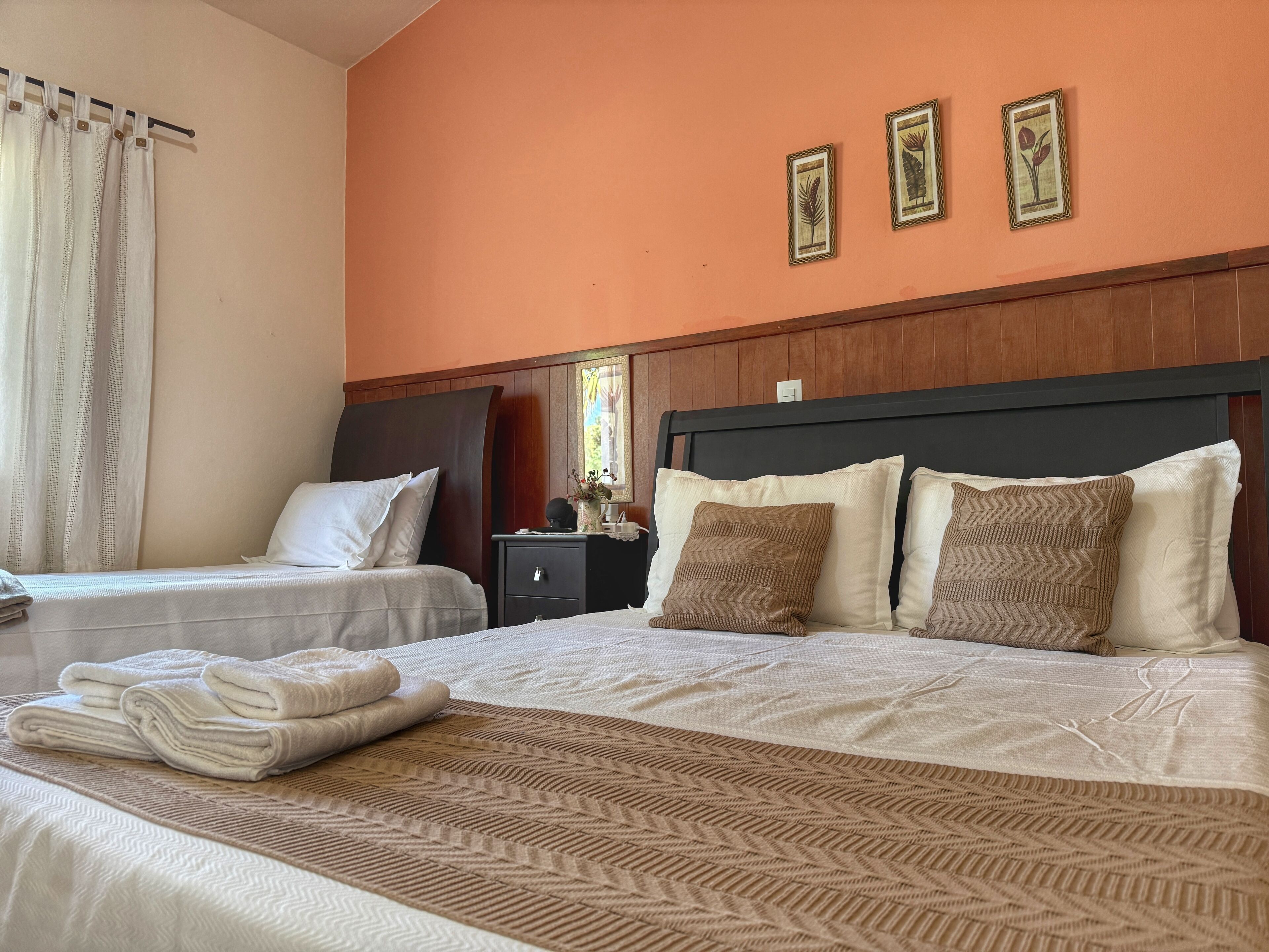 Superior Chalet, Mountain View | Iron/ironing board, free WiFi