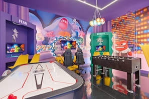 Game room - Last Minute Disney! Private Pool, Hot Tub, Game Room & Themed Bedrooms. Book Now! #120843 (Orlando)