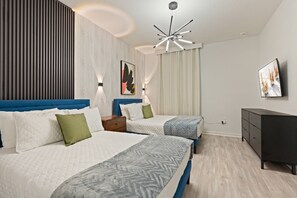 12 habitaciones, tabla de planchar con plancha, wifi y ropa de cama
