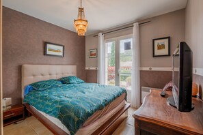 3 chambres, fer et planche à repasser, Wi-Fi gratuit, draps fournis