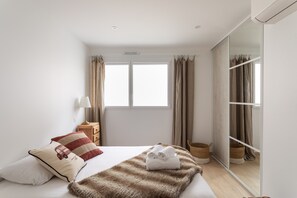 3 bedrooms, iron/ironing board, free WiFi, bed sheets