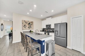 Fridge, microwave, oven, stovetop - Last Minute Disney Getaway! Townhouse with Private Pool. Book Now! #124379 (Orlando)