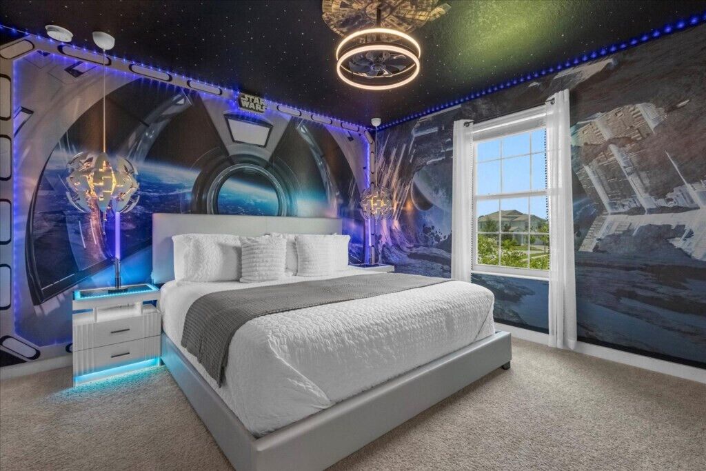 6 bedrooms, iron/ironing board, WiFi, bed sheets