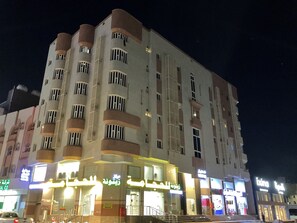 Front of property - Hotel Al Madinah Hotel Apartments (Madinah)