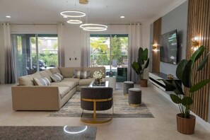 Smart TV - Last Minute Disney! Private Pool, Game Room & Themed Bedrooms. Book Now! #128411 (Orlando)