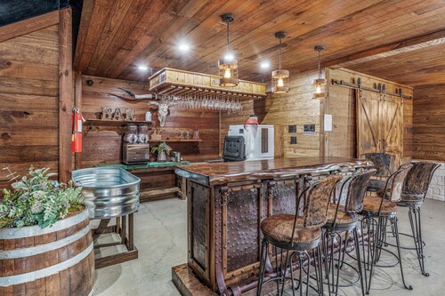 Cozy Darlin' Suite on the River