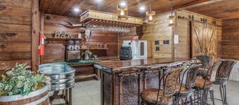 Cozy Darlin' Suite on the River