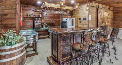 Cozy Darlin' Suite on the River