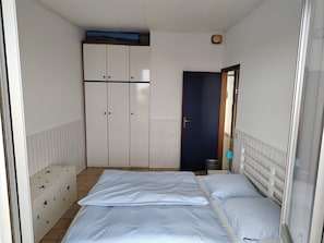 2 camere, ferro/asse da stiro, Wi-Fi gratuito, lenzuola