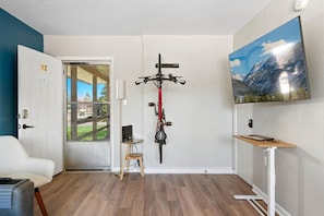 Interior - 10 min Red Rocks | Family Friendly | Bike Storage (Golden)