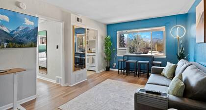 10 min Red Rocks | Family Friendly | Bike Storage