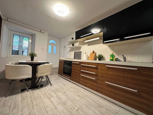 Apartment | Private kitchen | Fridge, microwave, oven, stovetop - Nerezine Cozy Apartment Retreat (Mali Losinj)