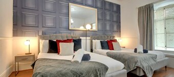 Portsmouth Maisonete Pool Tennis Table