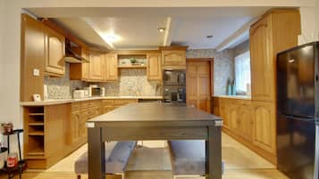 House | In-room dining