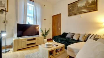 House | Living area | Flat-screen TV