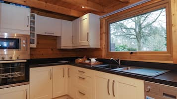 Dishwasher, cookware/dishes/utensils