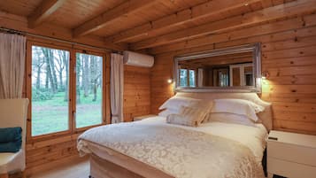 1 bedroom, individually decorated, individually furnished, free WiFi