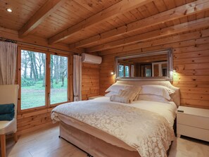 1 bedroom, individually decorated, individually furnished, free WiFi