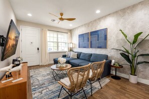 Villa | 4 bedrooms - New Listing - Modern Decor 4 BR Townhouse (Kissimmee)