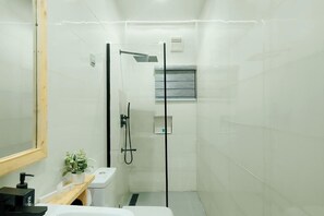 Appartement Familial, balcon, vue ville | Salle de bain