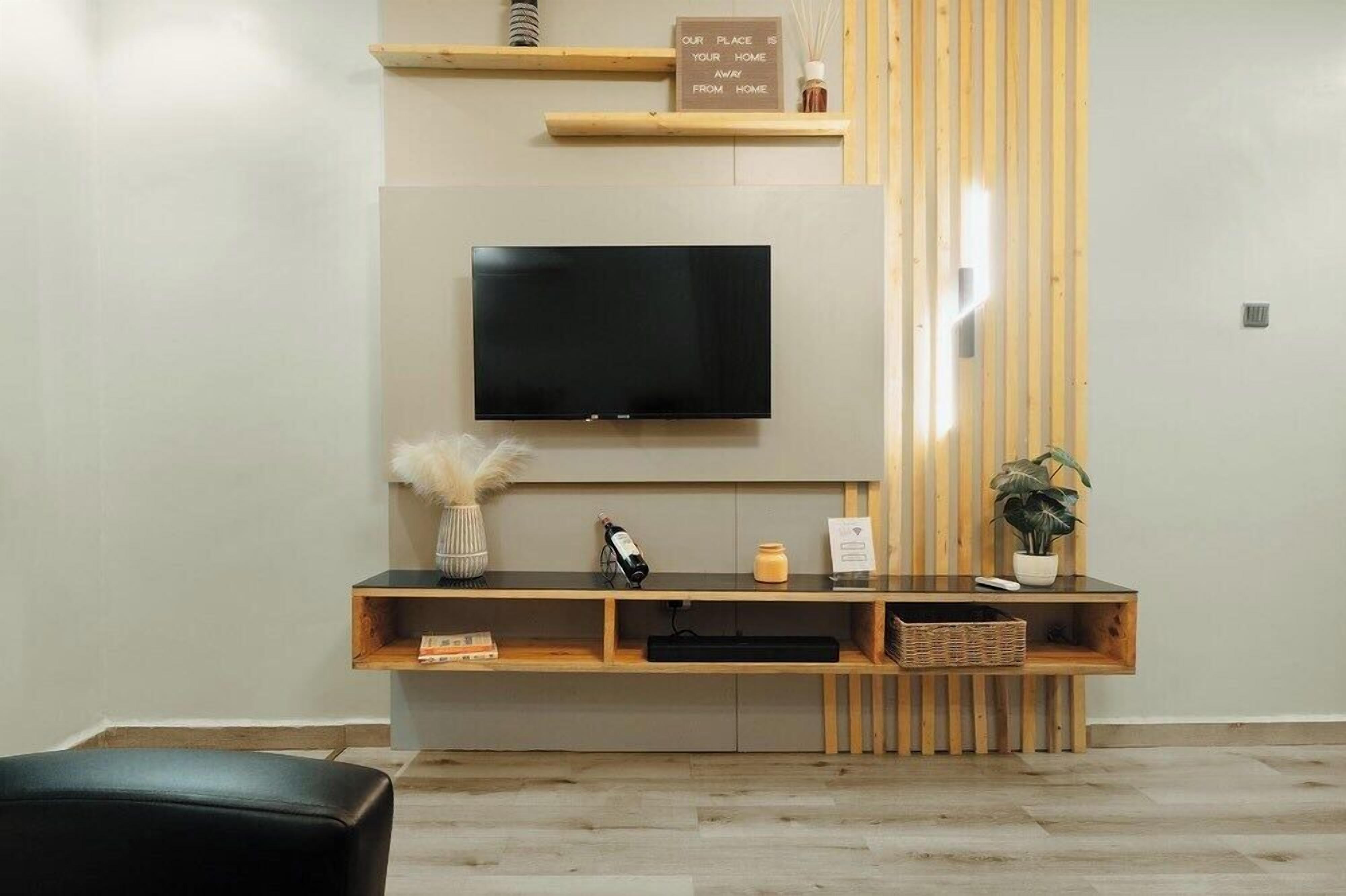 Family Apartment, Balcony, City View | Living area