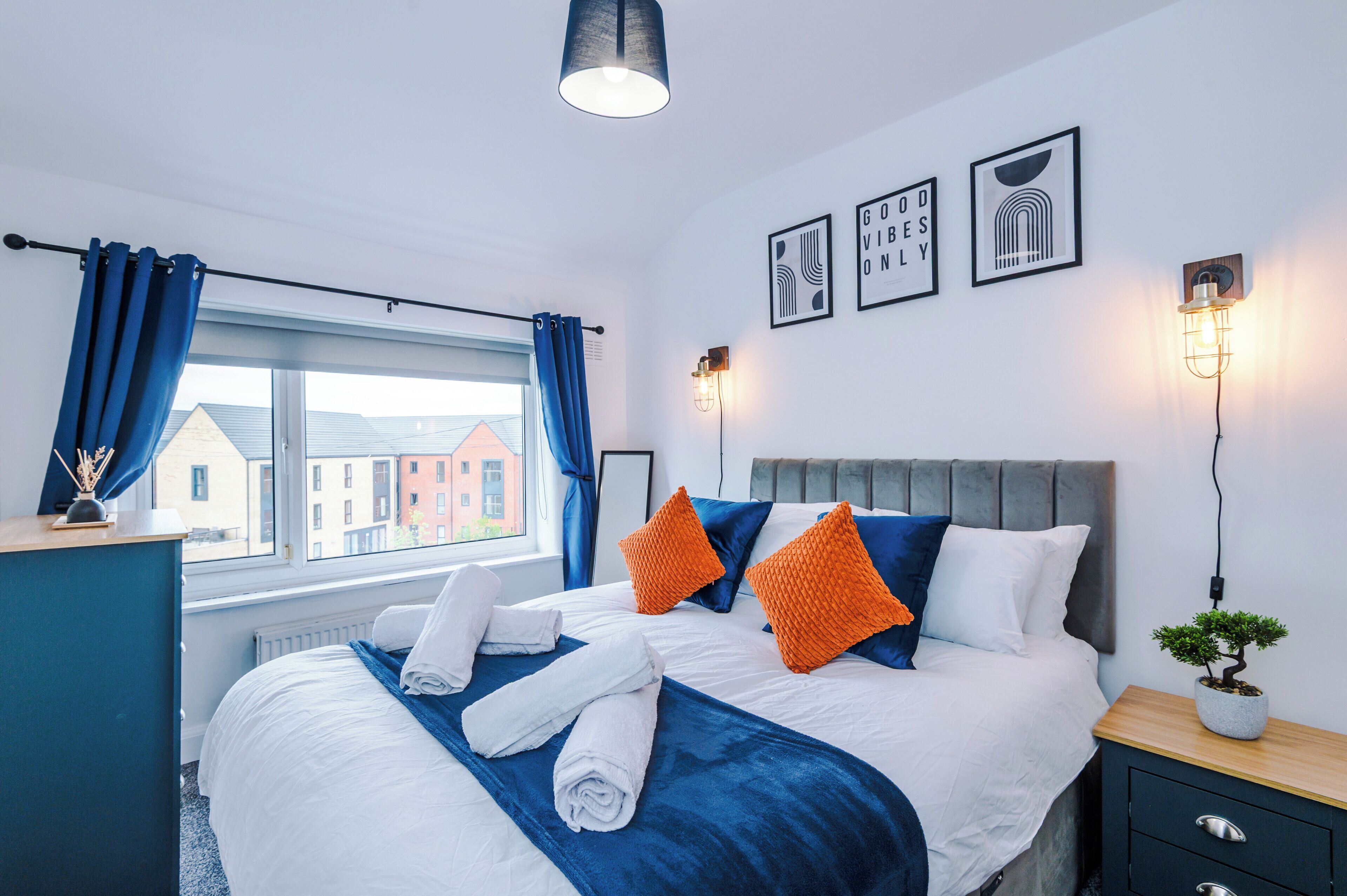 مكواة/لوح كي وواي فاي مجانًا وملاءات أسرّة