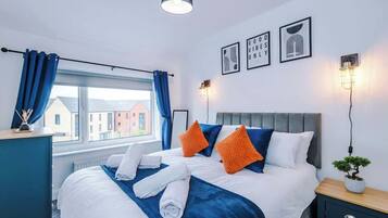 3 bedrooms, iron/ironing board, WiFi (free), bed sheets